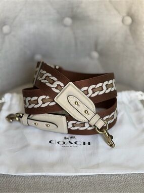 COACH Novelty Adjustable Reversible Guitar Shoulder Strap Brown Chalk Leather
